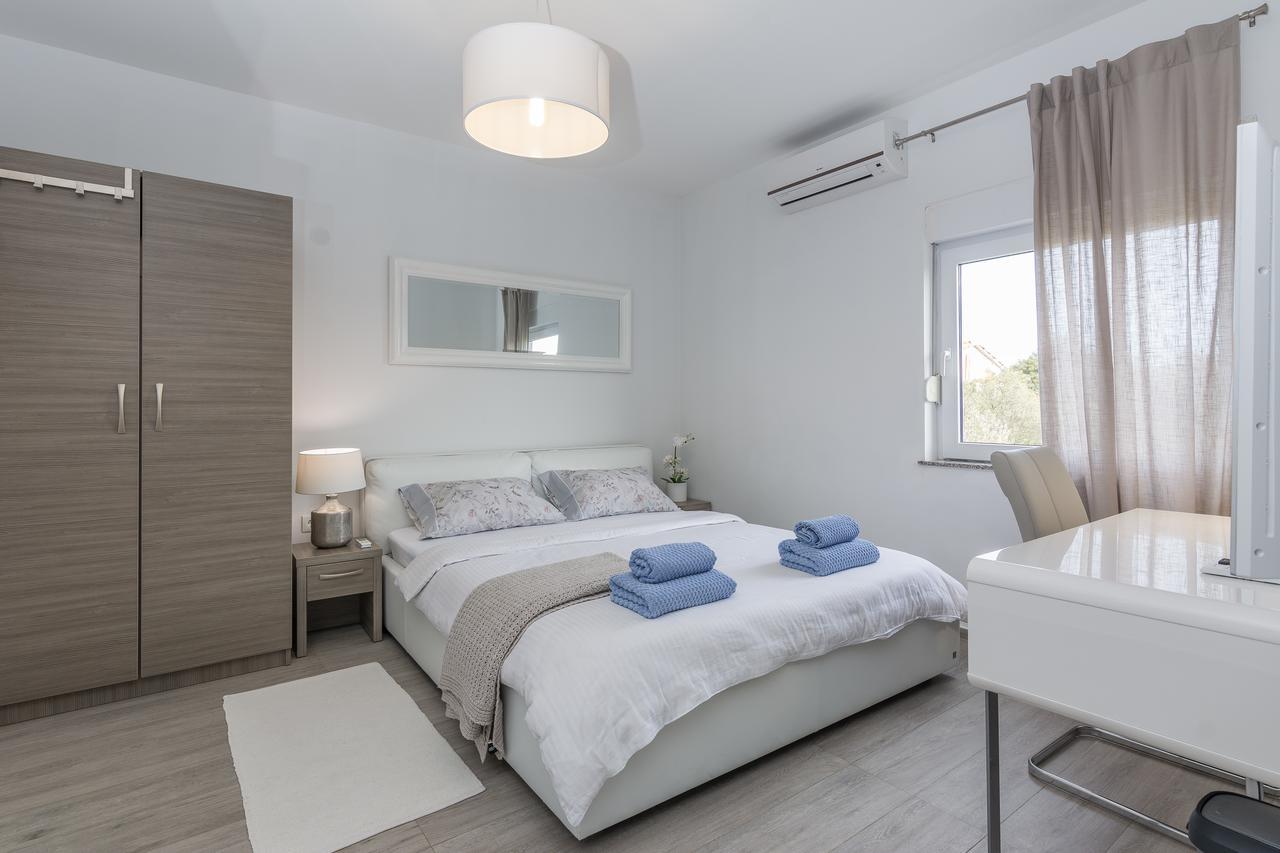 Lalic Gallery Villa Бибине Екстериор снимка